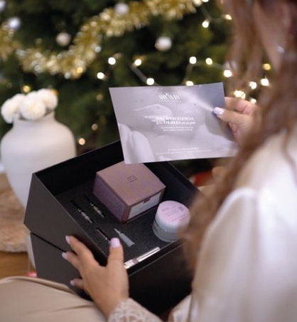 LIFT & FIRMING COSMETICS. LIFT & FIRMING CHRISTMAS BOX - ARÔMS NATUR